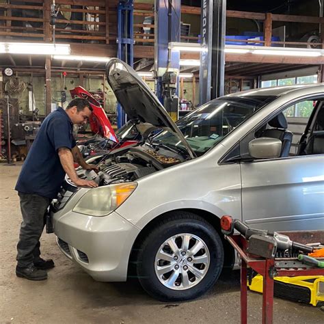 Auto Repair, Oil Changes, Brakes & Tires in Groton, CT 06340.